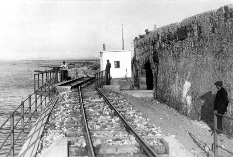 Treno sul ponte girevole 1926